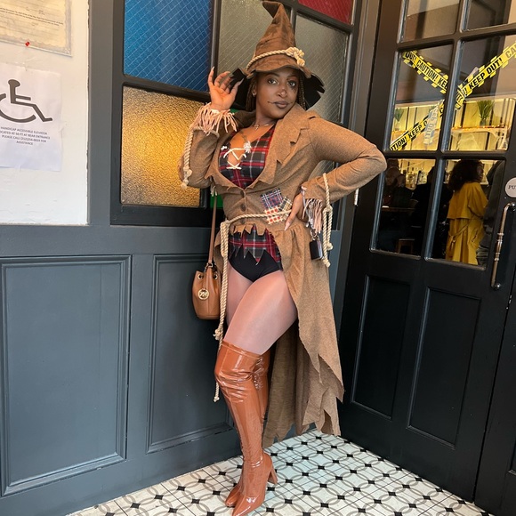 Hot Scarecrow Costume - Picture 4 of 7